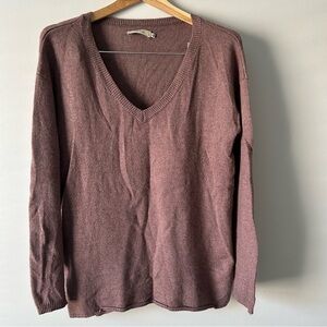 Aritzia Talula v neck angora cashmere blend sweater S